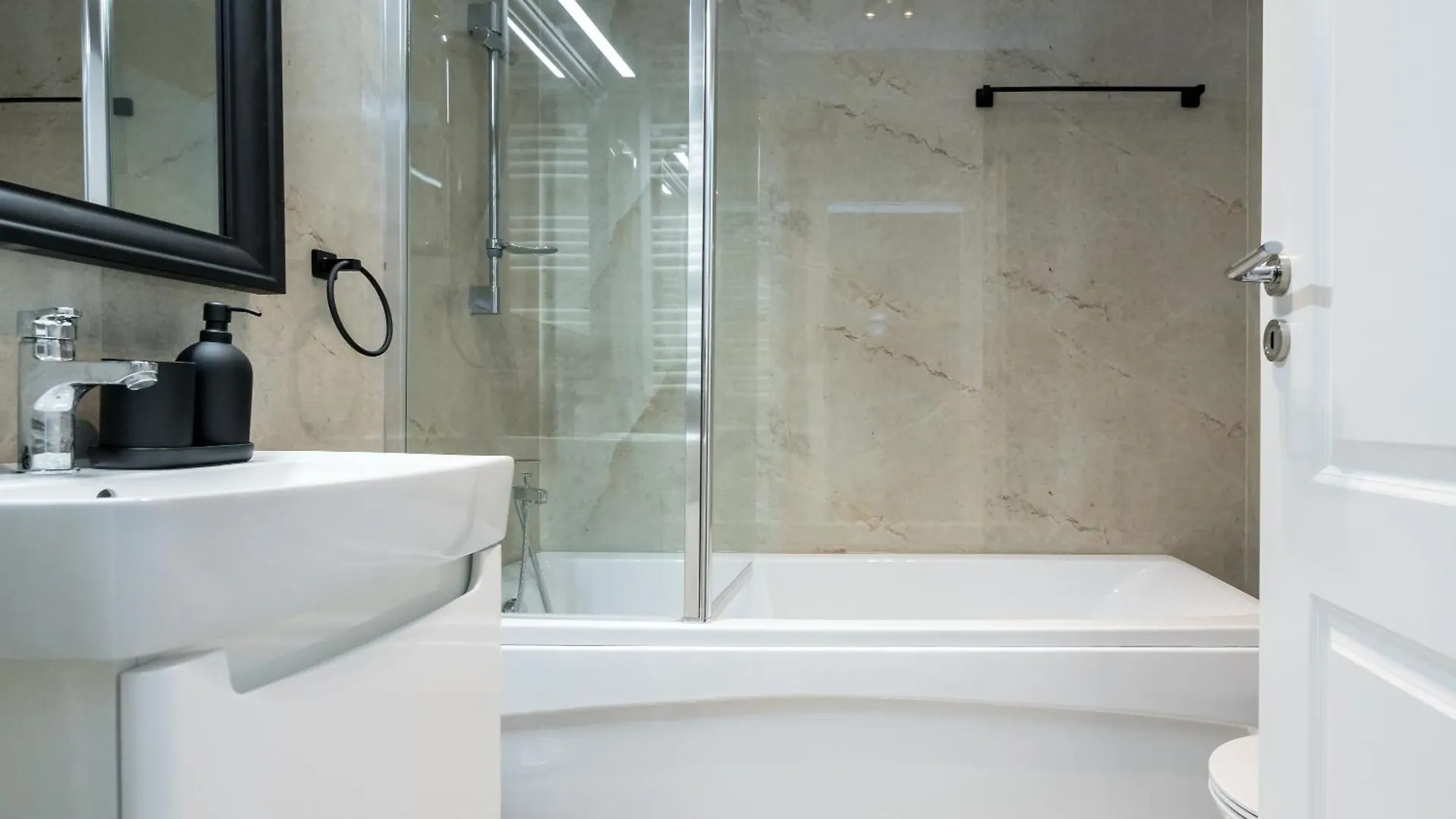 Central Residence Studio P19 Bucharest Apartment